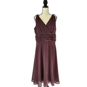 Connected Woman brown ruched waist v neck sleeveless knee length dress size 14W